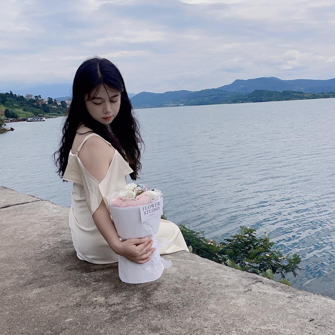 余生做个小憨憨