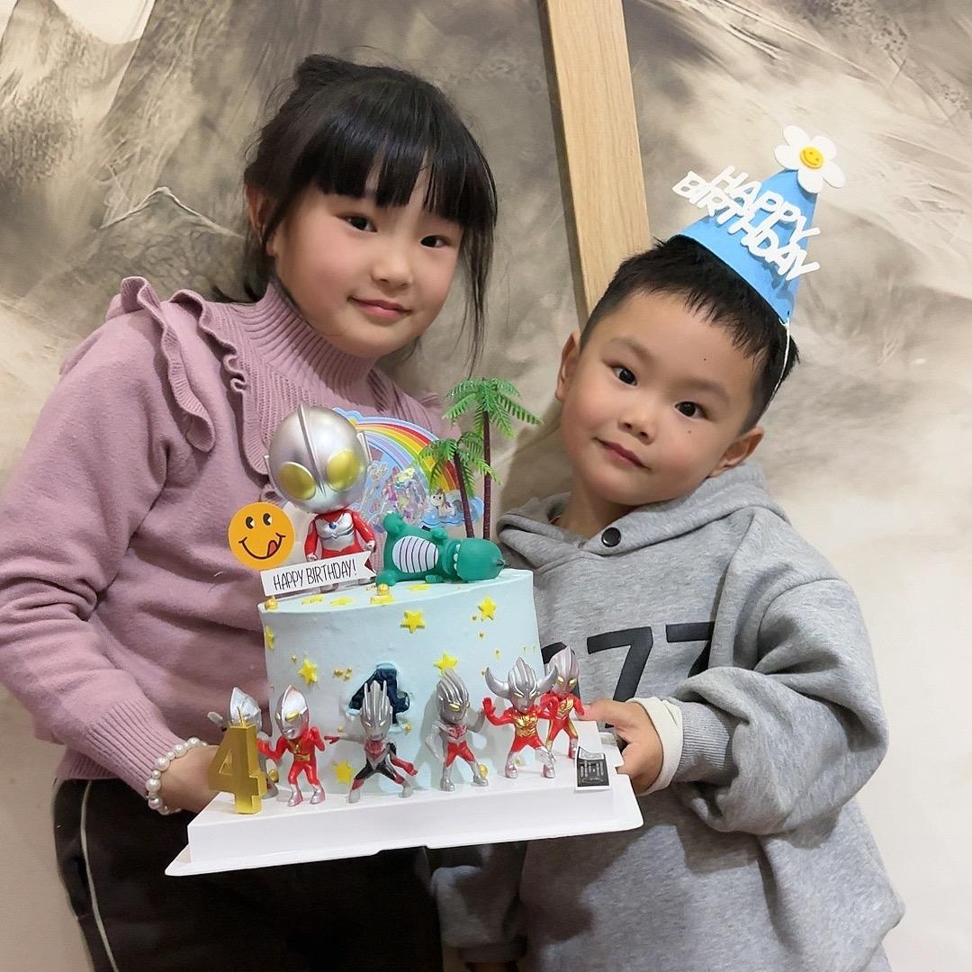 吃根辣条压压惊。