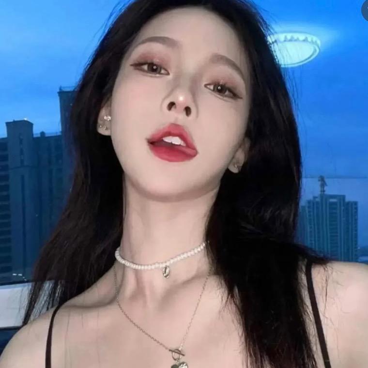 ~C𝓻𝓪𝔂.嘉🥤