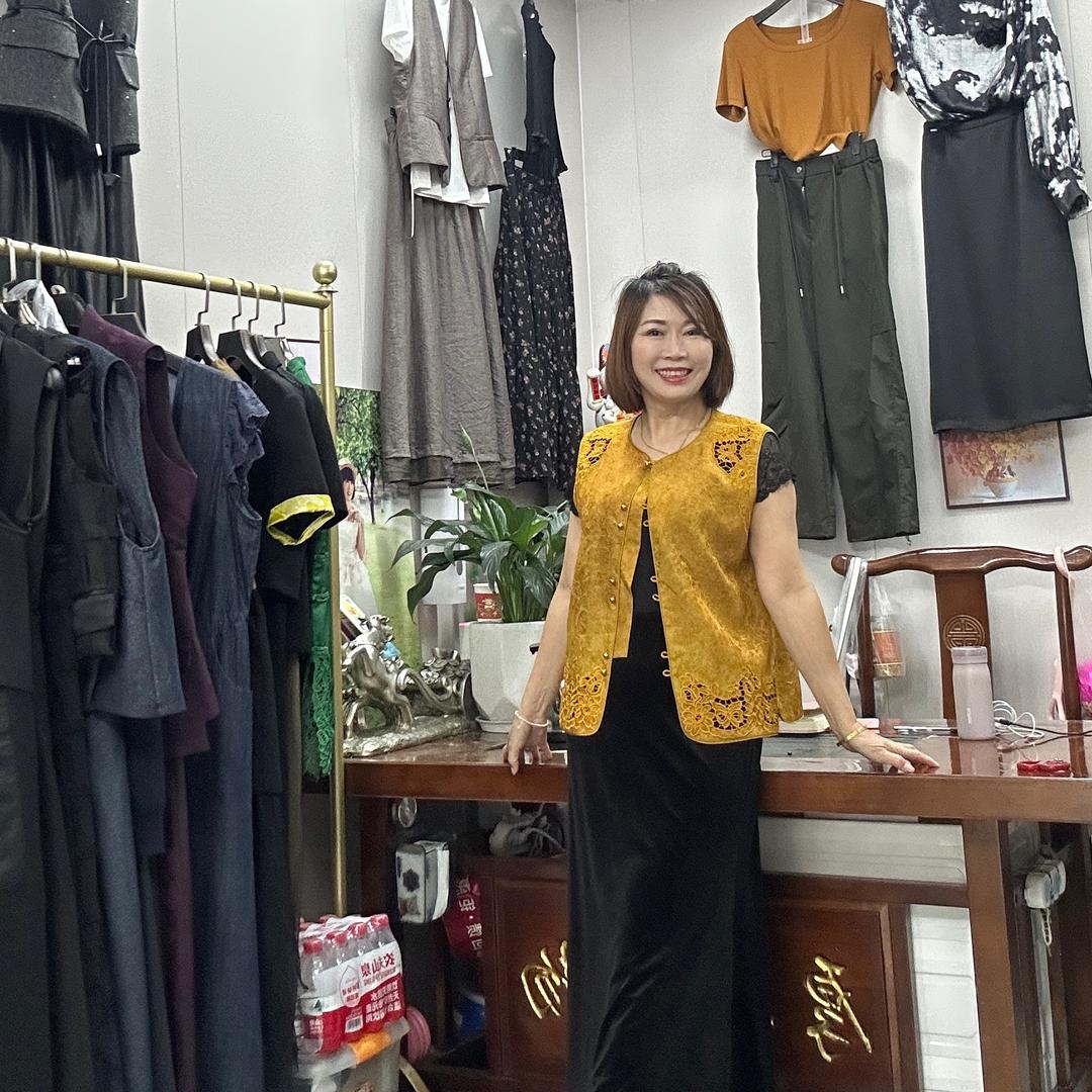 诸暨《跳舞女孩》服装店