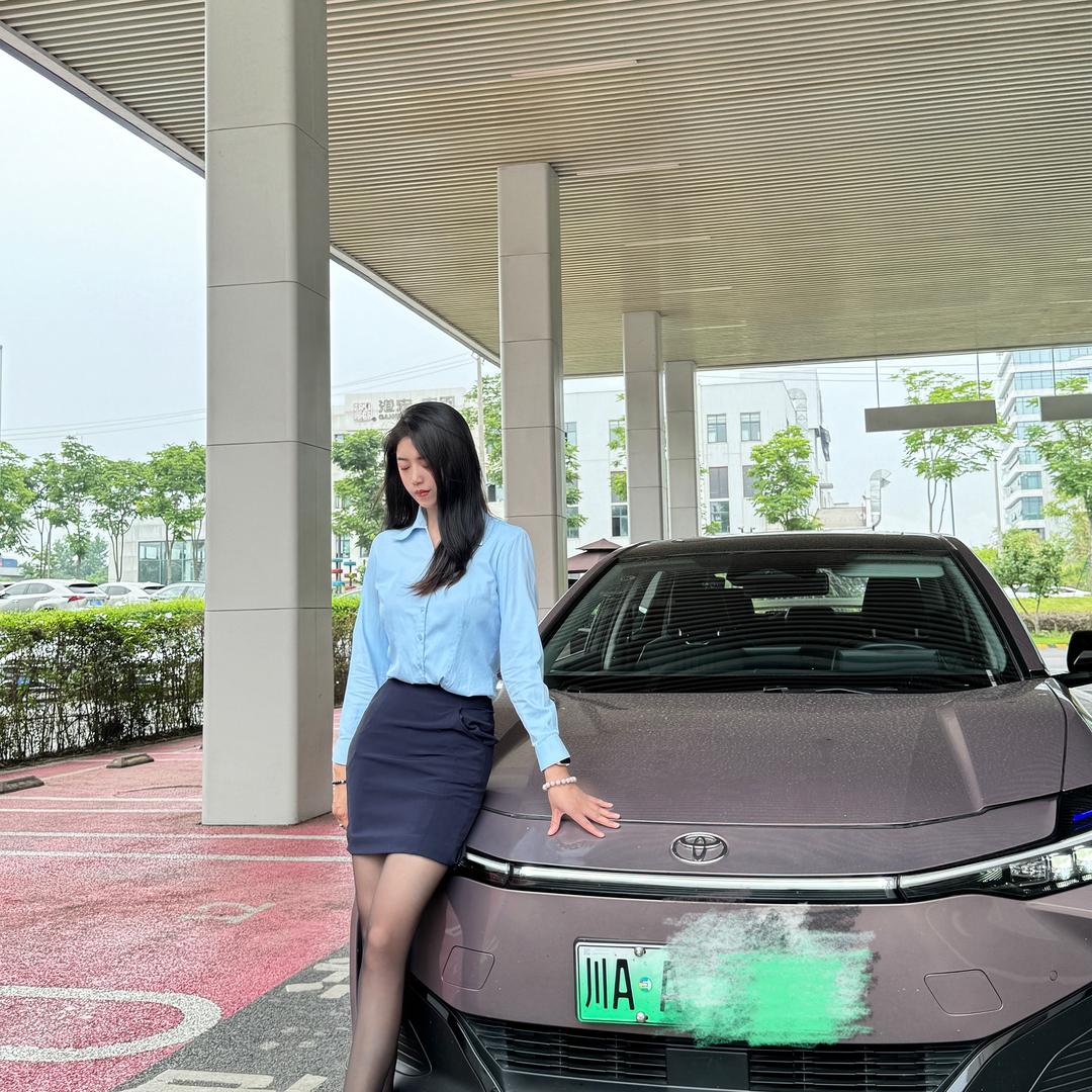 成都锦泰麓山BZ3网约车 莎莎