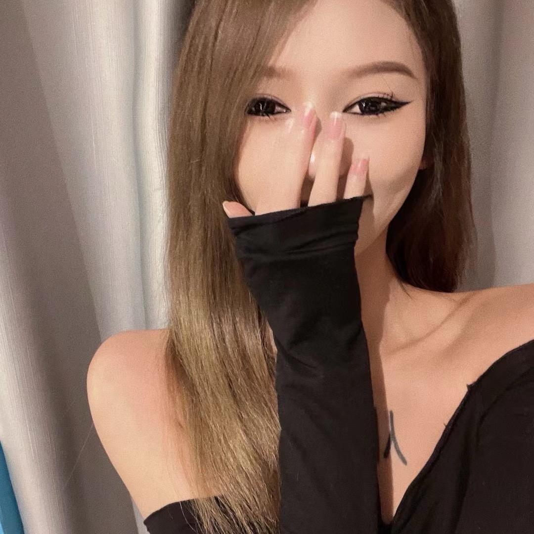 小婷爱吃肉