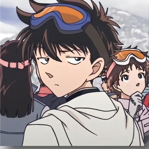⋖⋗
