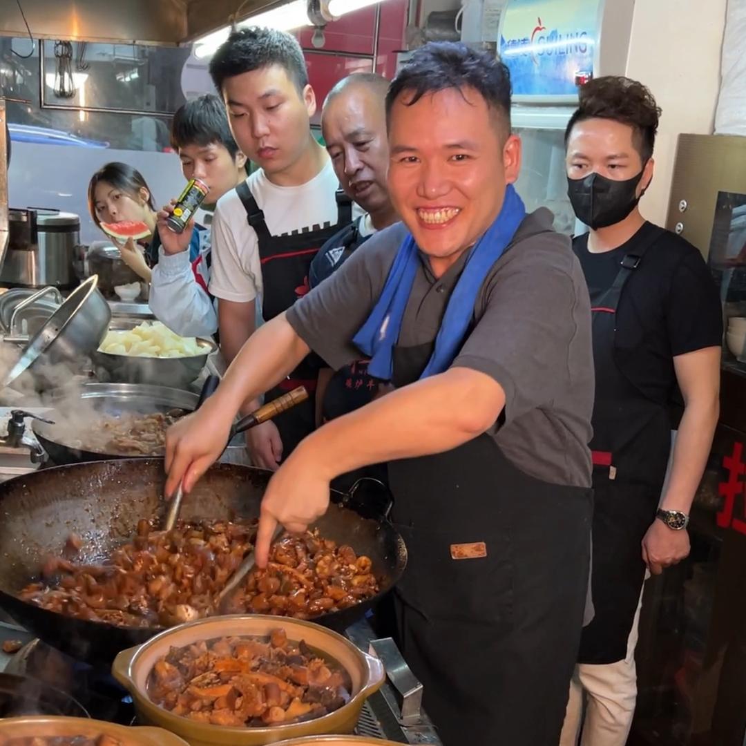 钟亮亮牛杂餐饮
