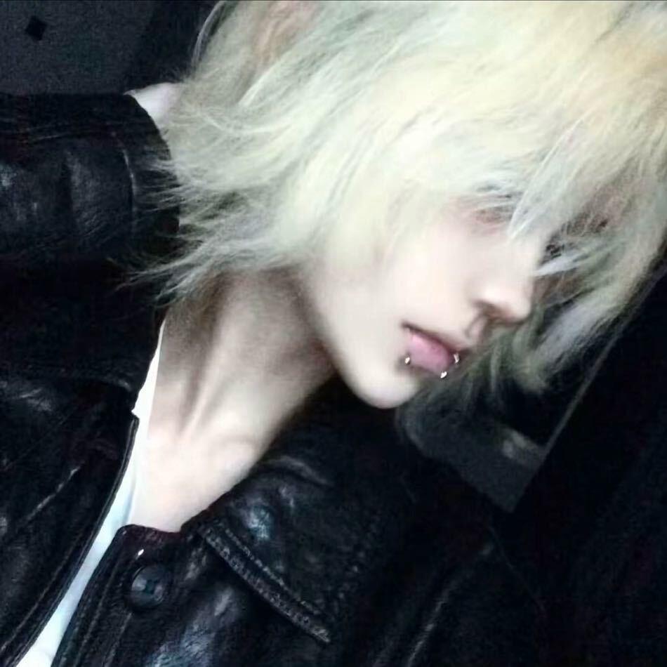 祭奠我窩死去的頭髮