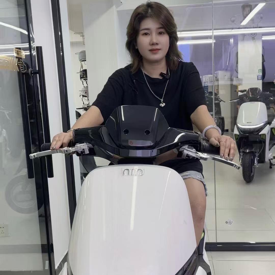 深圳月姐智控电动车