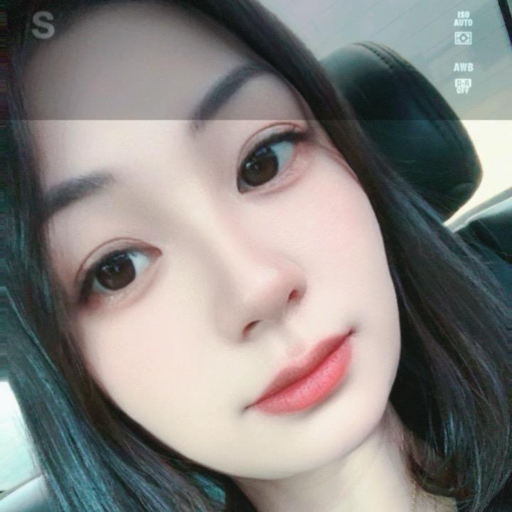 依依