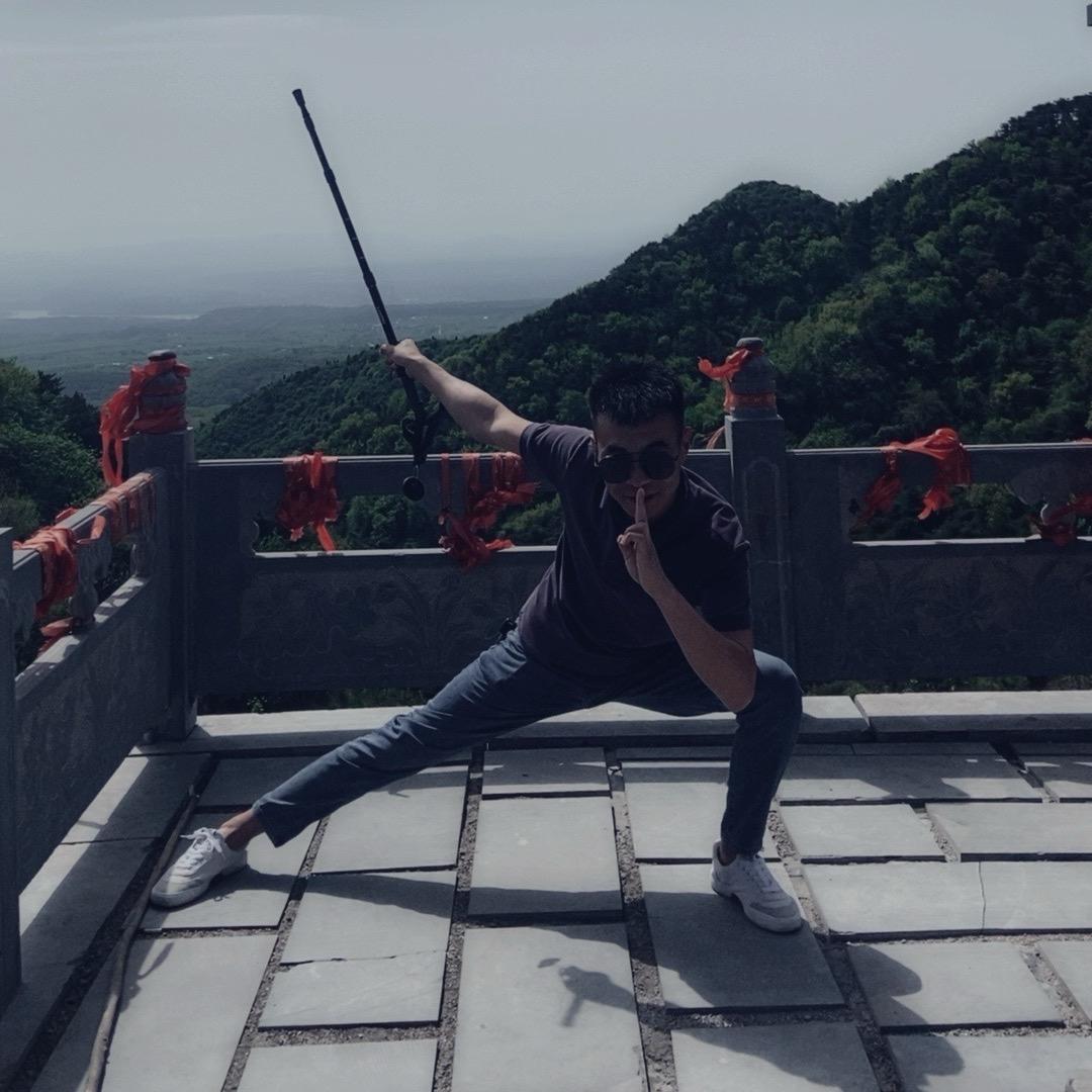 李拜天不上班