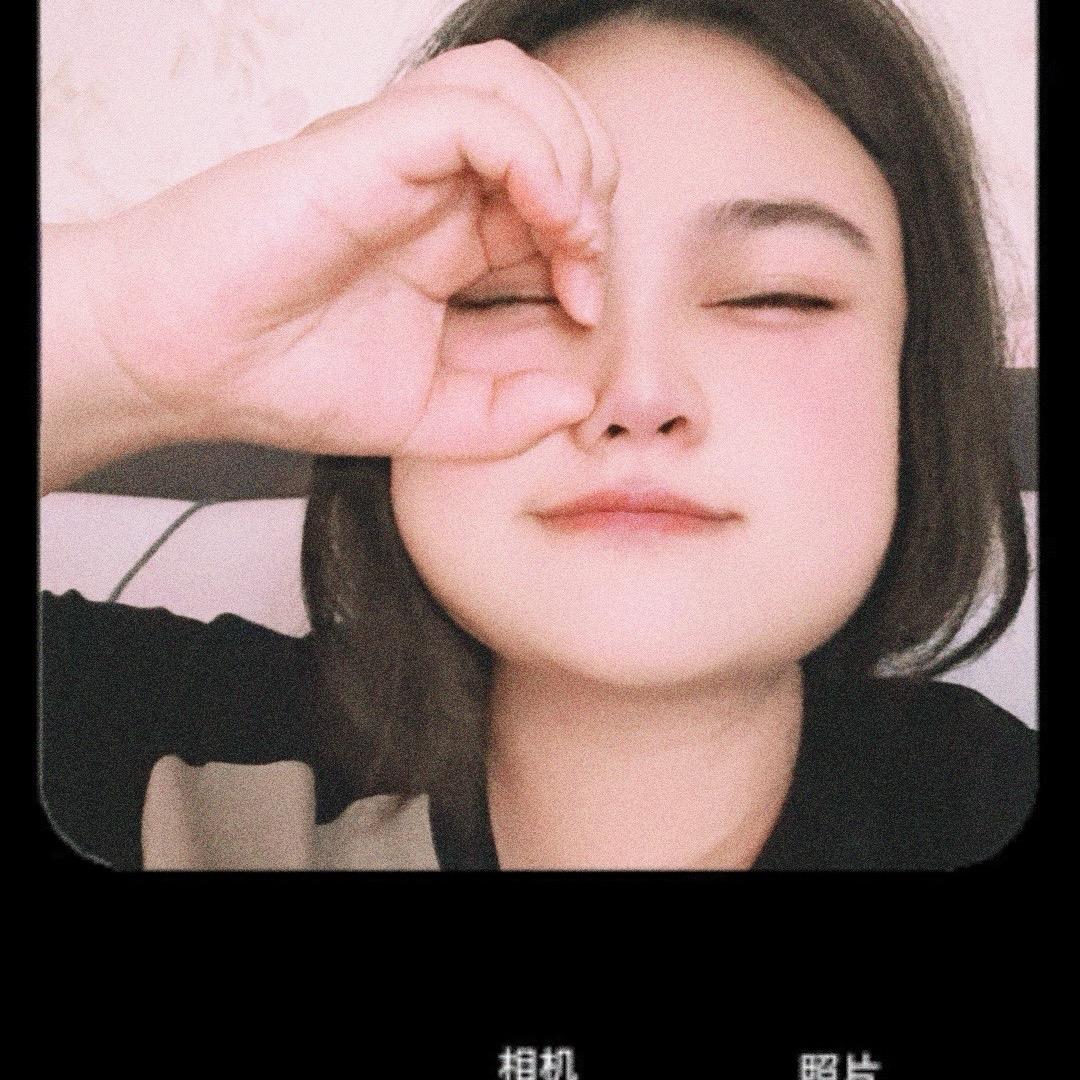 小七👩❤️💋👨