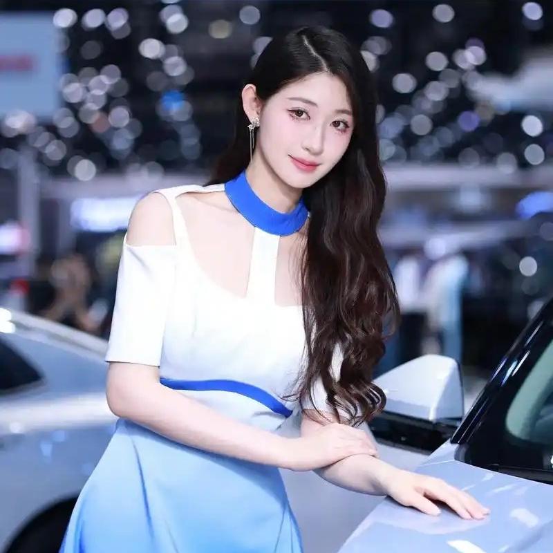赛力斯蓝电E5plus汽车