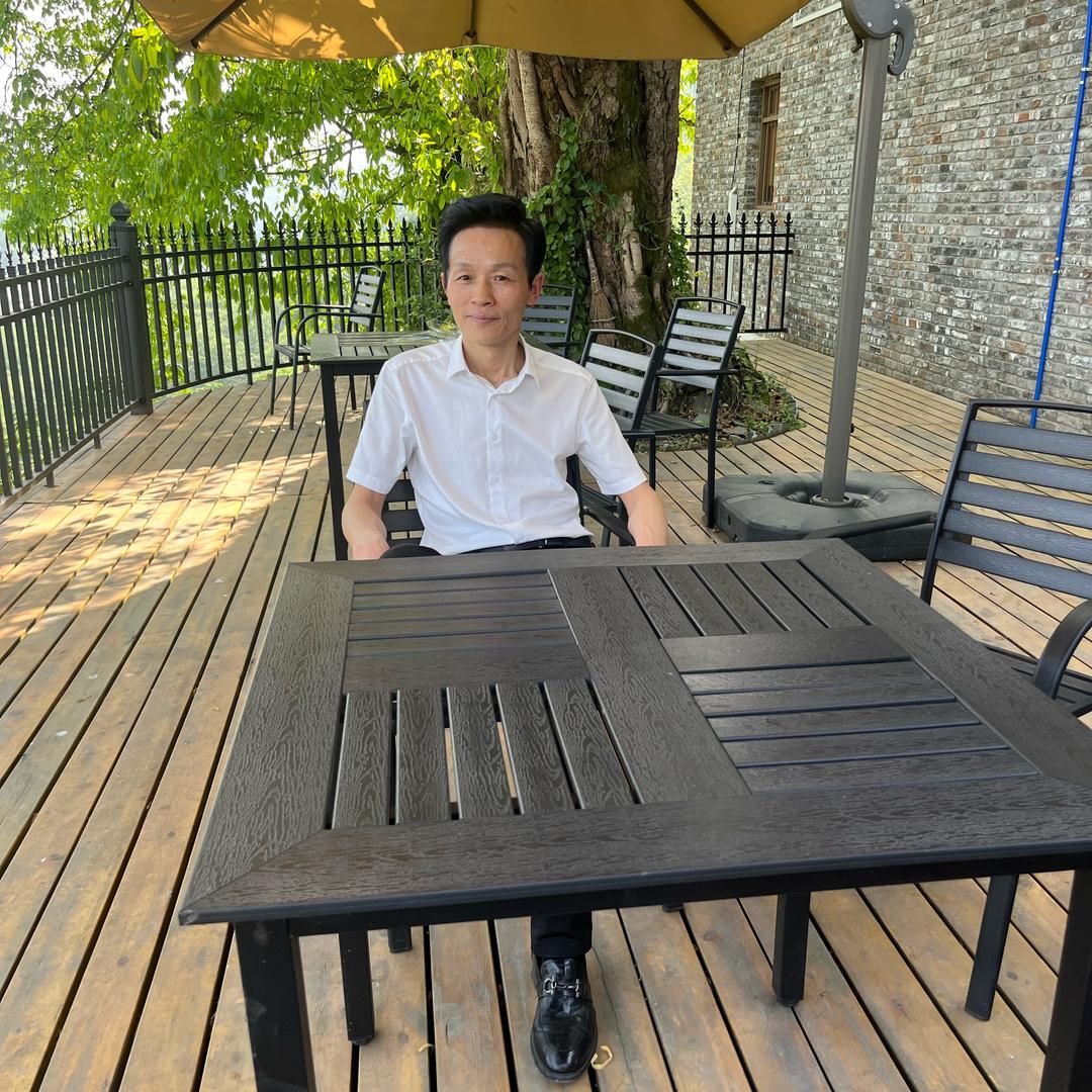 溜德华(忠州形象网络推荐官直播号)