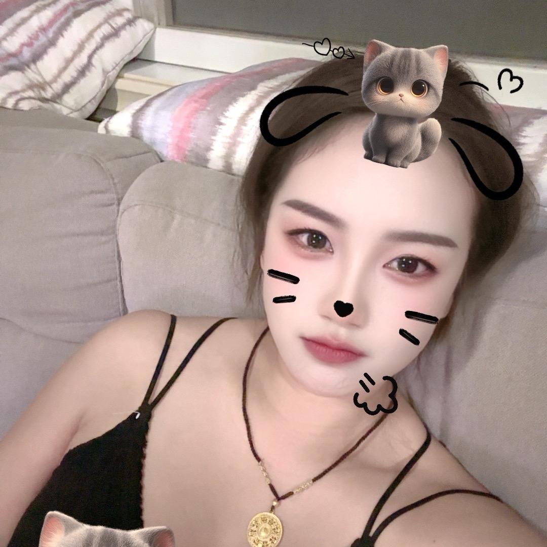 卷毛磊二手车一个小女子