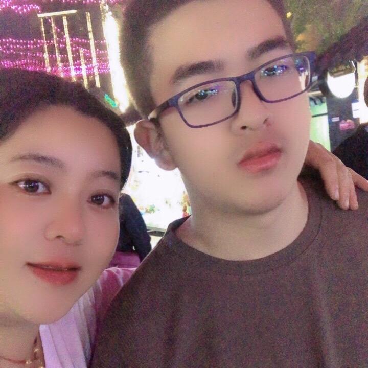 幸福的小可爱。