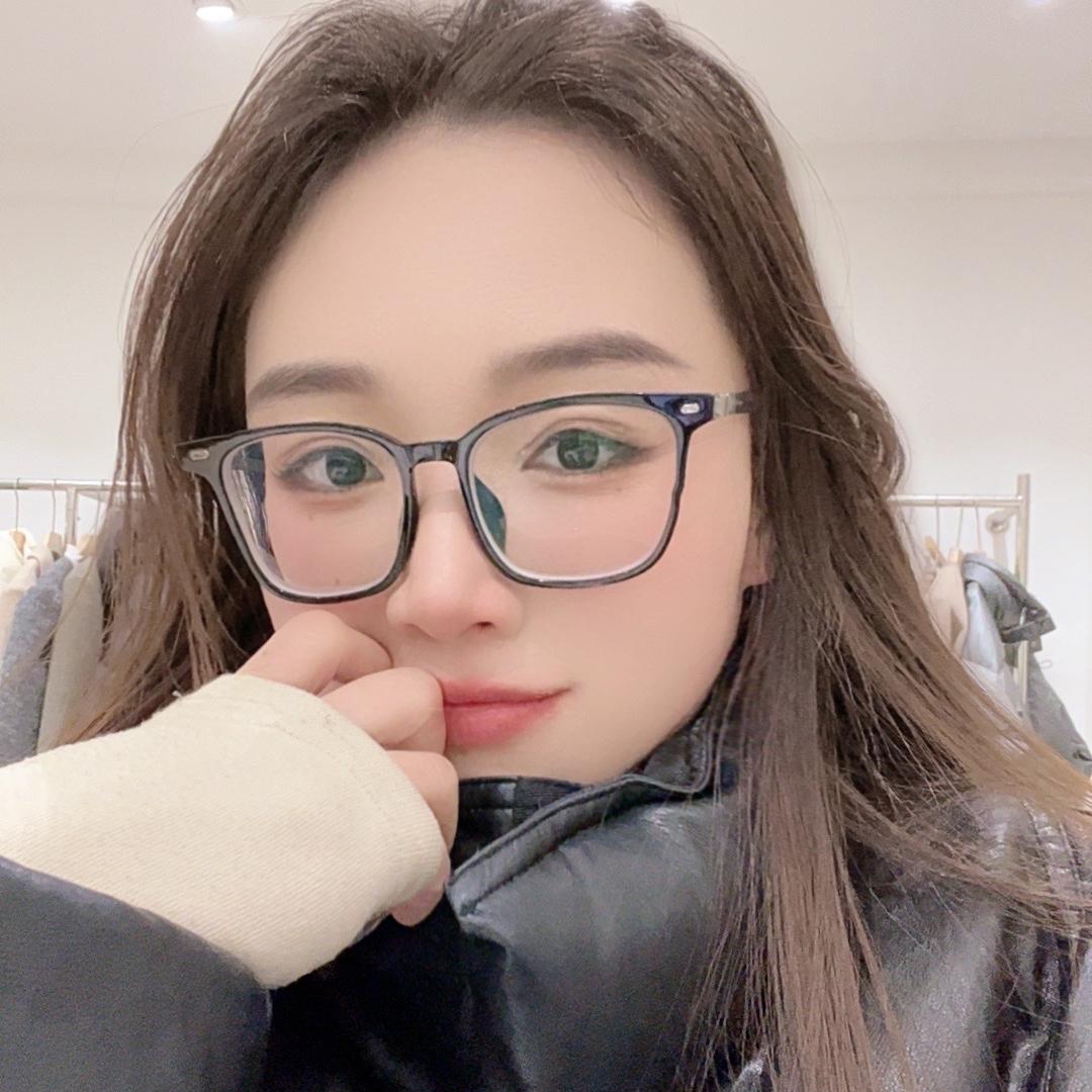 李兴盼盼家童装