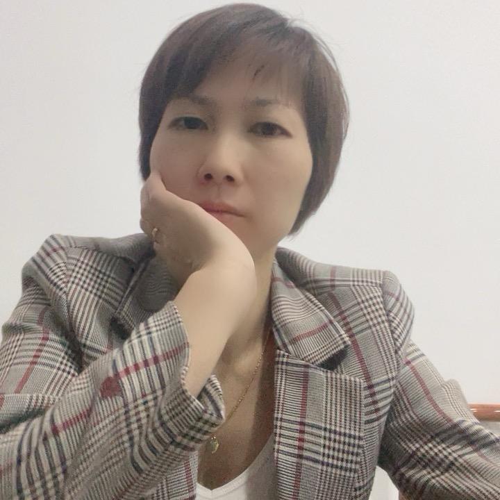 一个爱瞎捣鼓吃的的女人