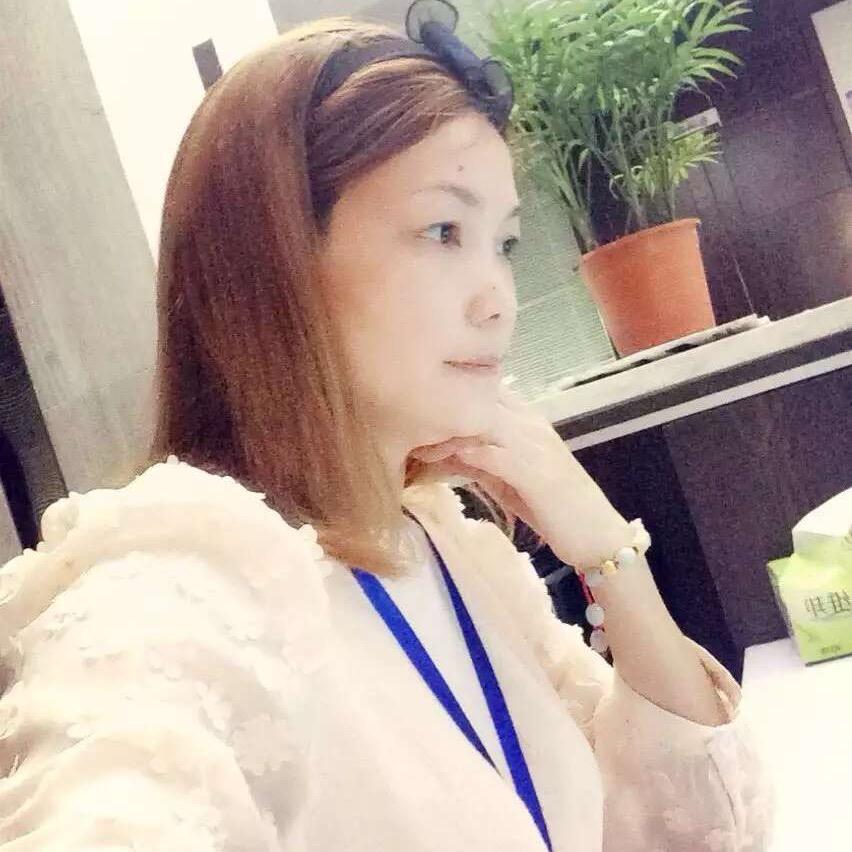 爱笑的傻丫头