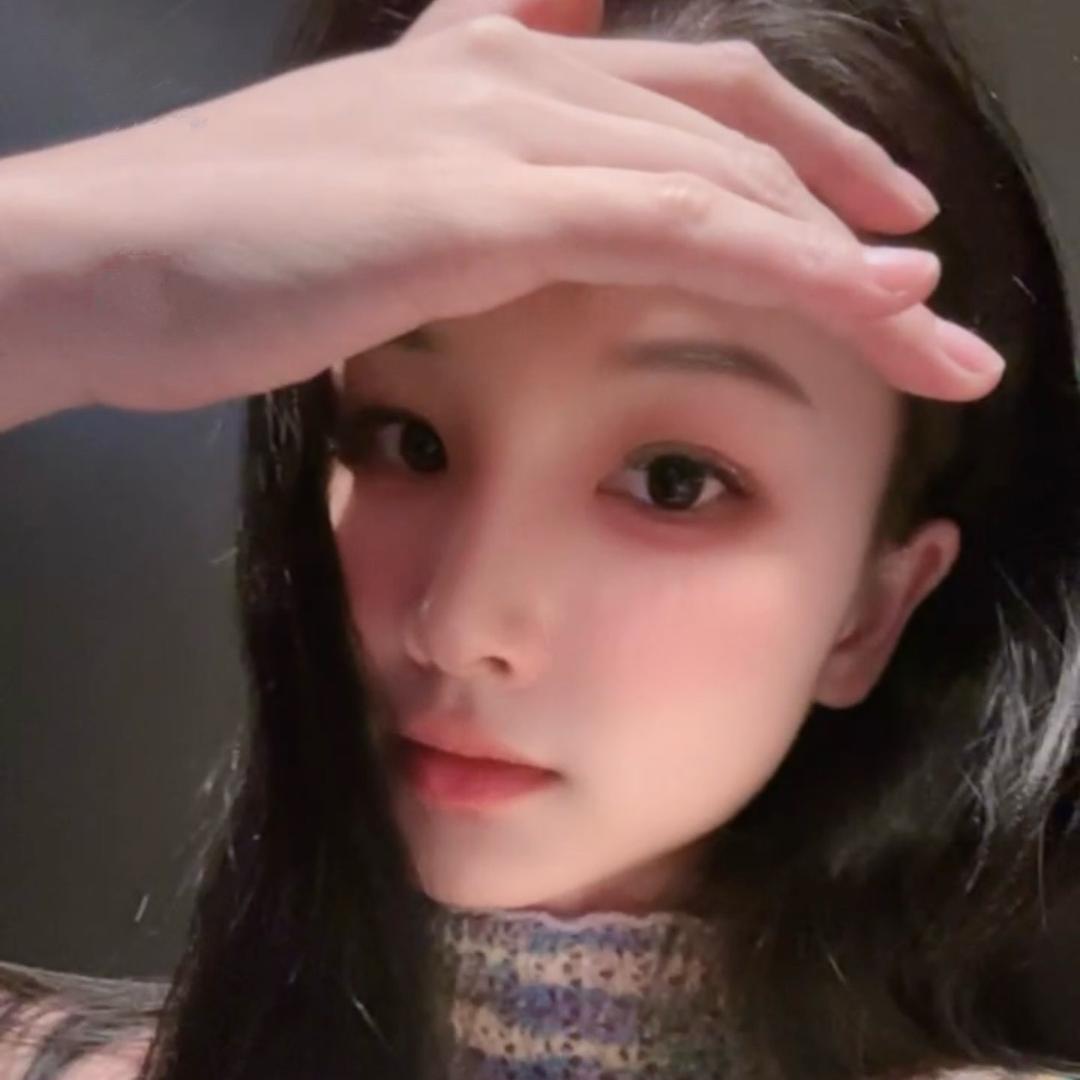 周雯