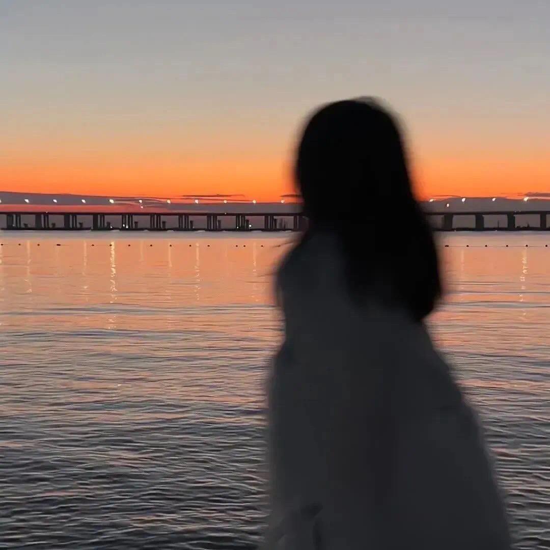 静待。花开🫧