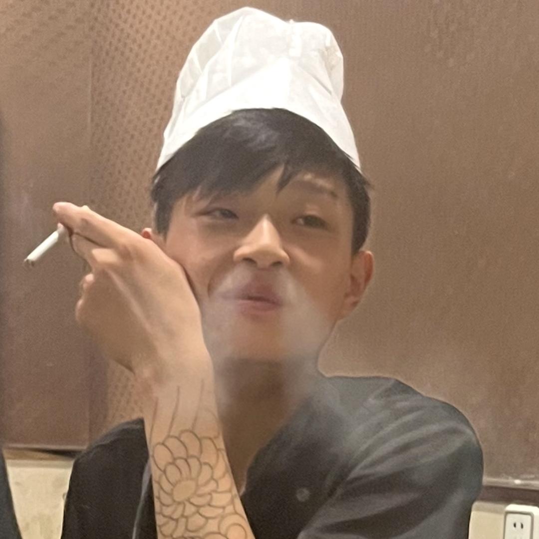 双手插兜的👨