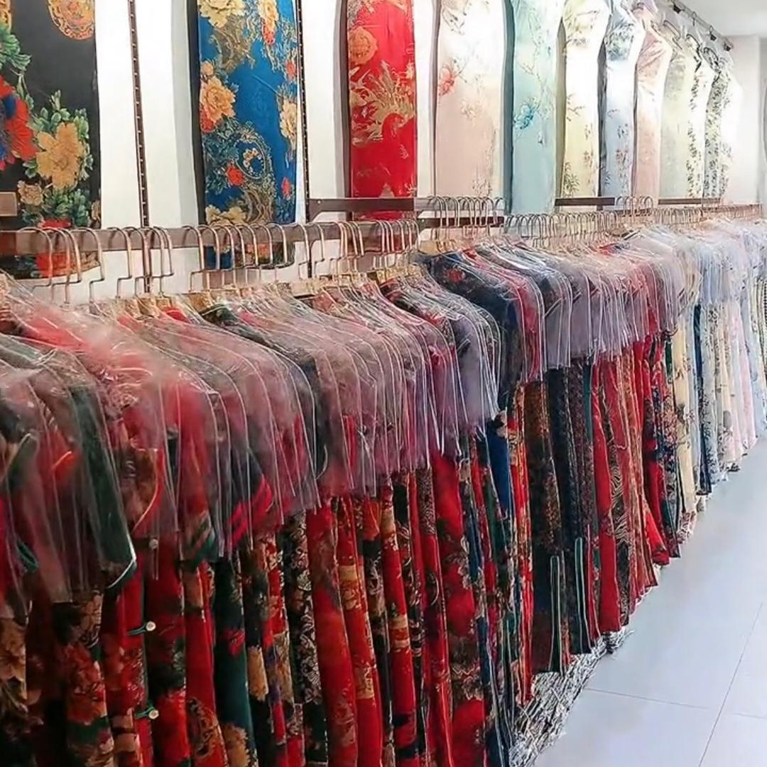 嚛喇服饰店