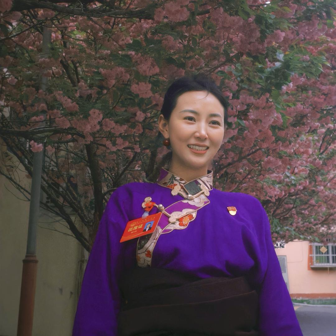 阿坝牦牛村干部（小俄）
