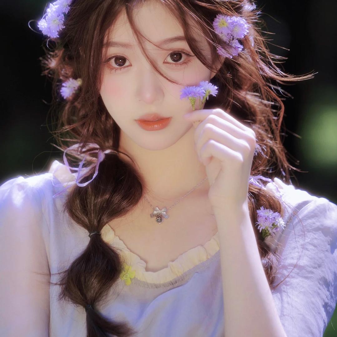 七彩祥云兔