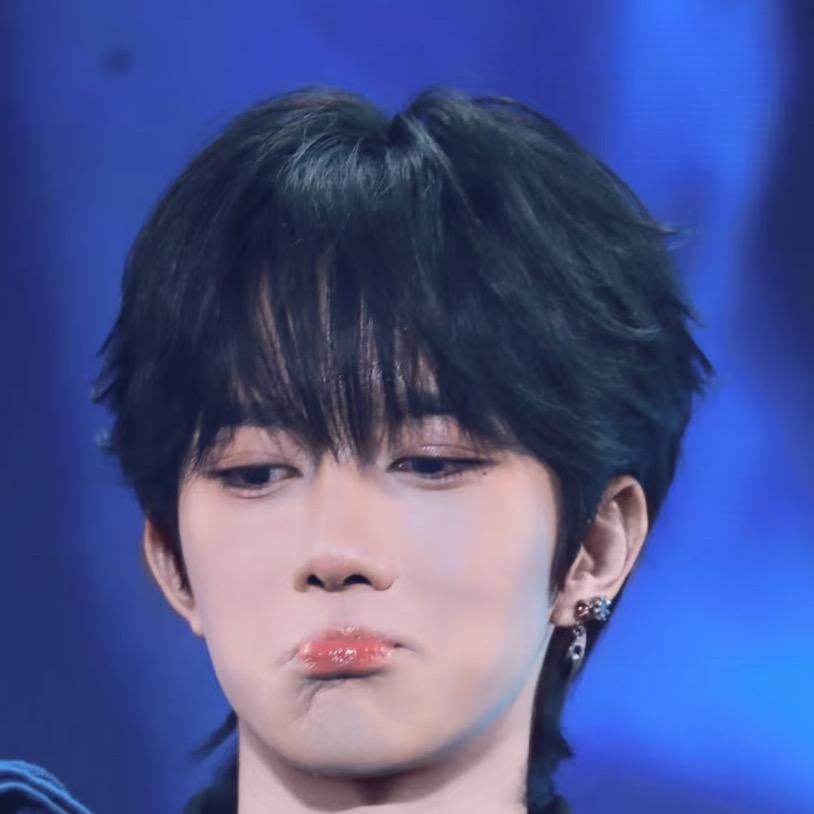 参见星雨大王👑（抢到黄星演唱会版）