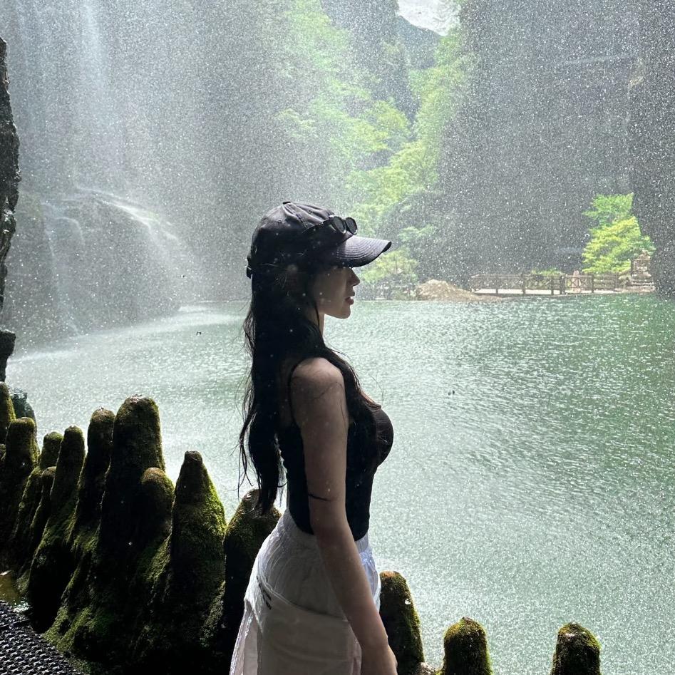 川游旅行-九寨沟导游婷婷