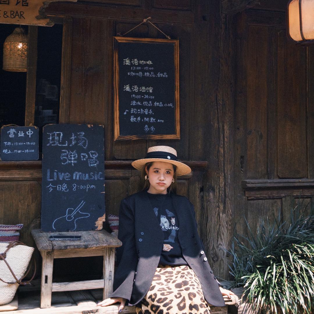 下关鸳浦街ᗩ-ᒪIᑎG实体女装店