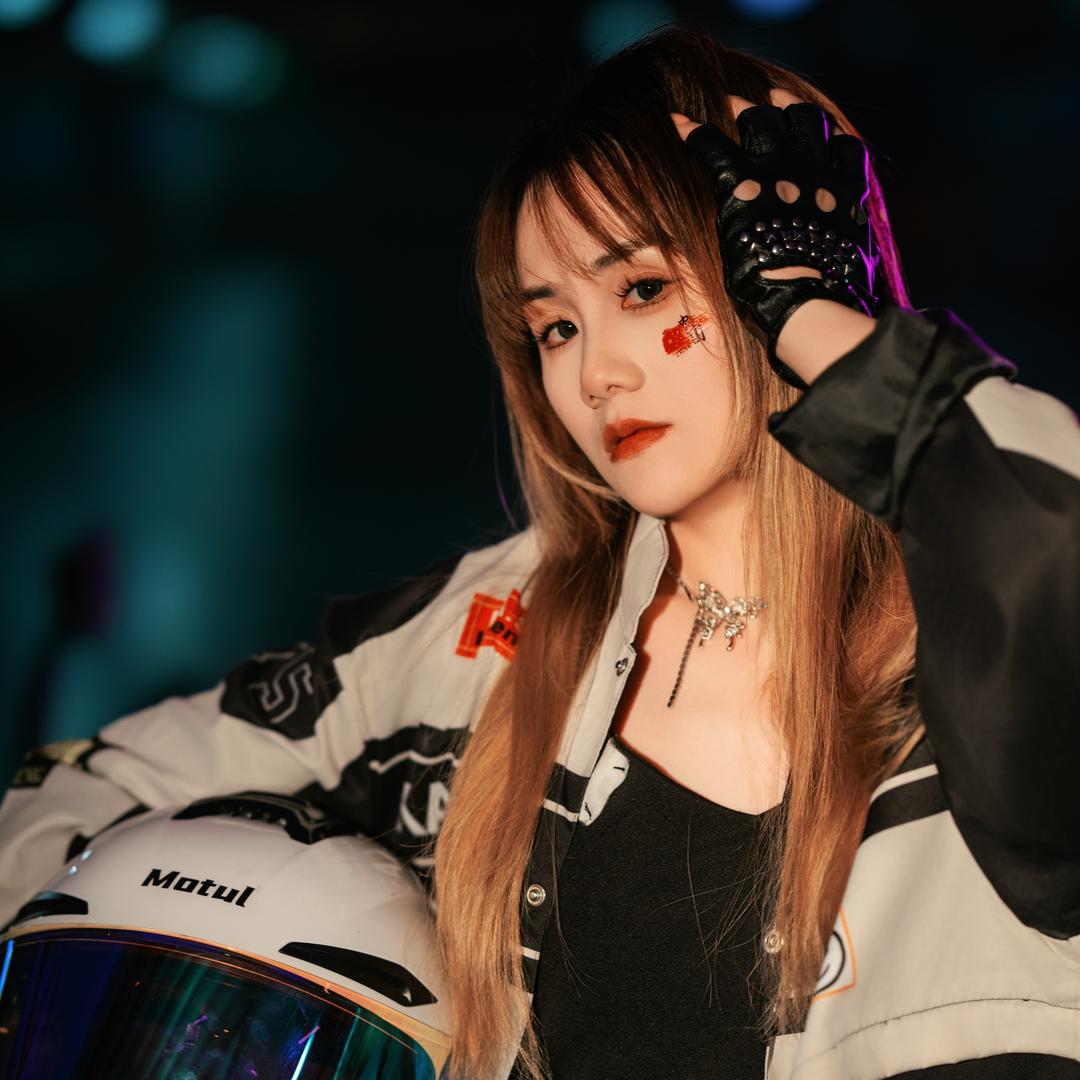 时尚巴黎婚纱摄影 朵朵