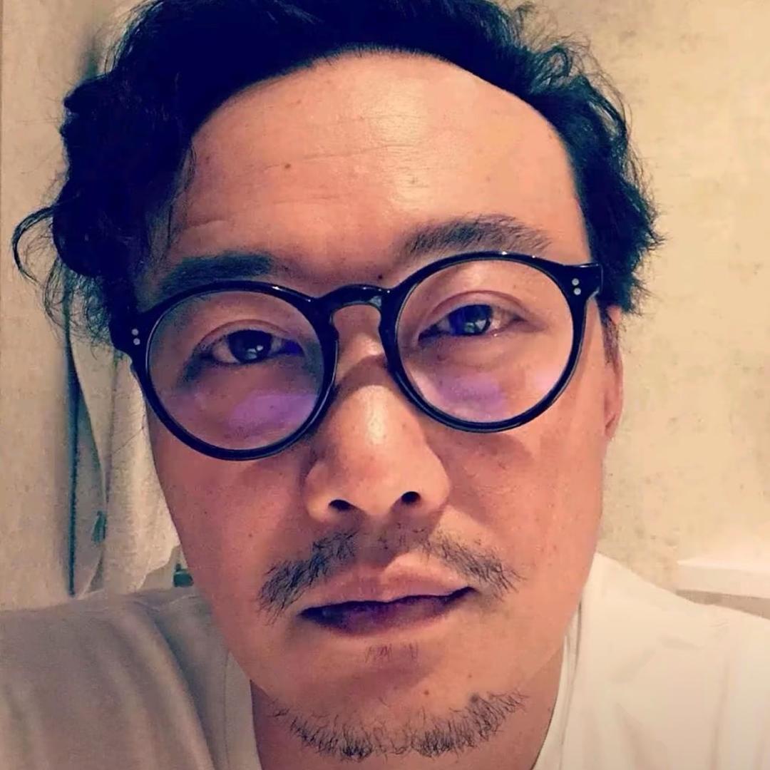 小D