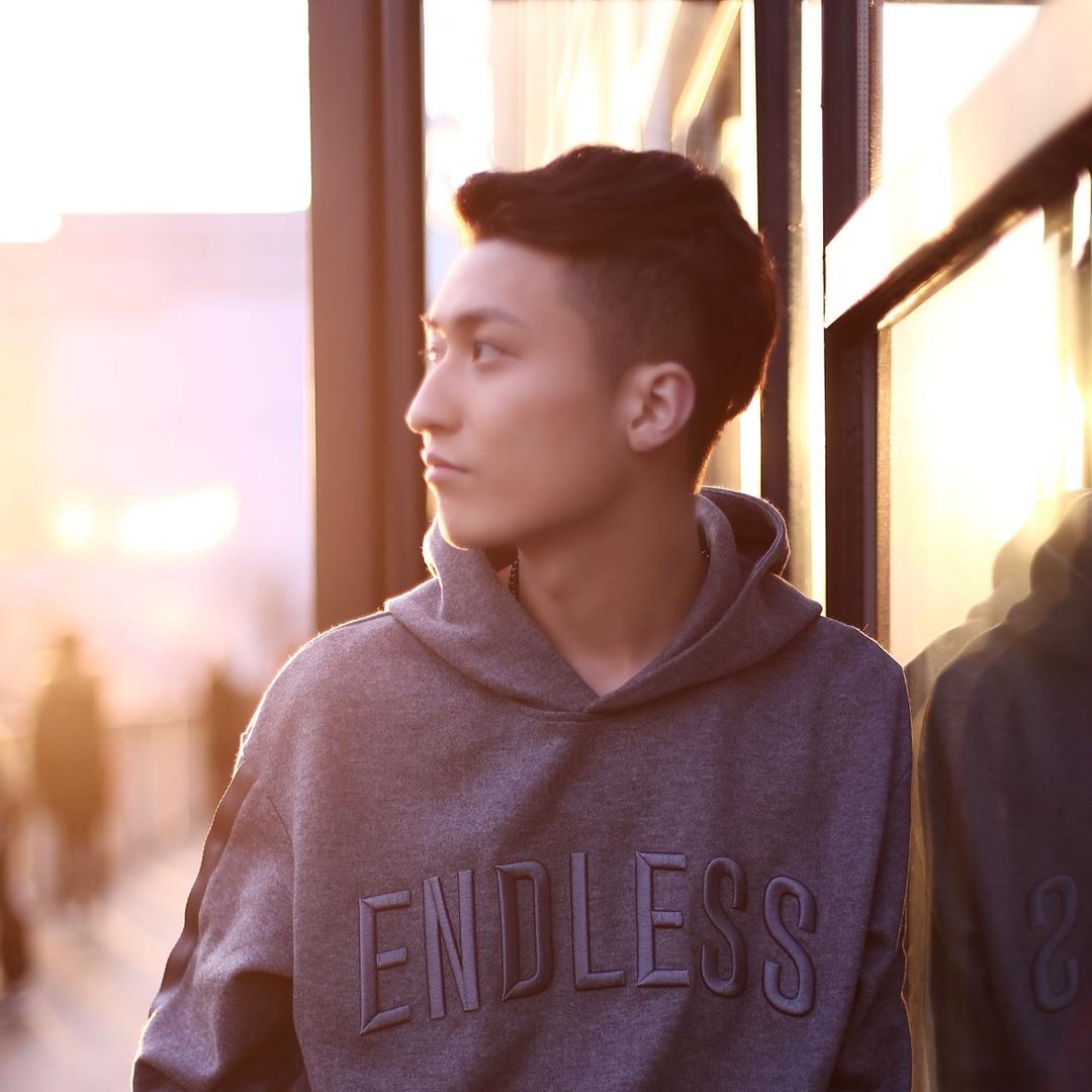 推吃推玩蒋熊猫