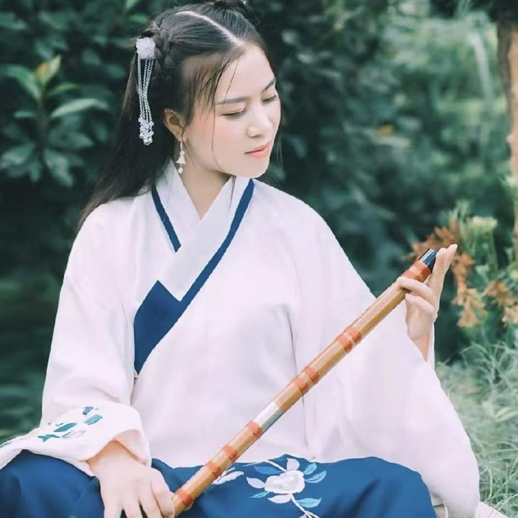 江南小雨师妹的笛箫