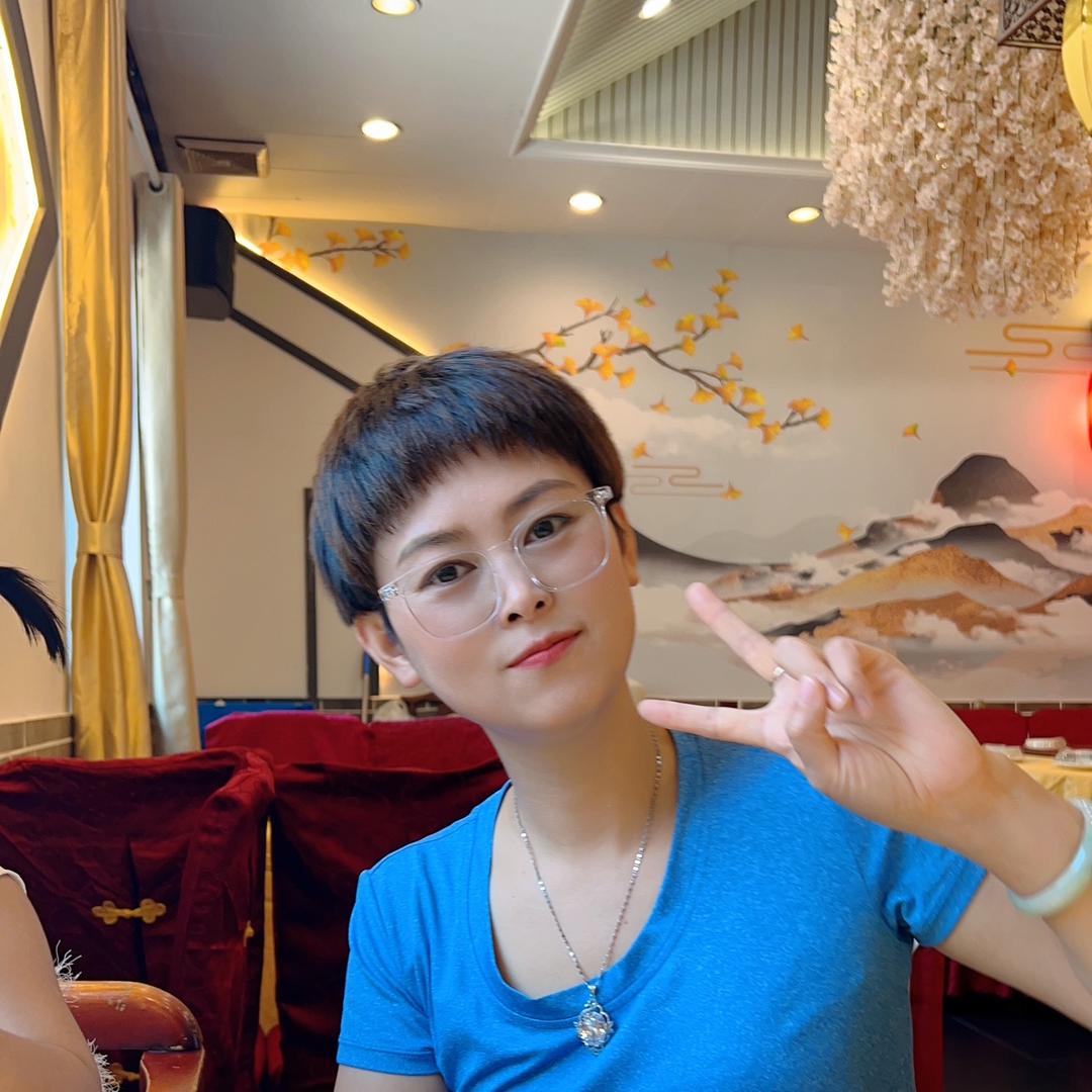 文小臭的朋友圈🤓