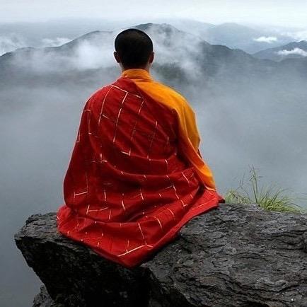 青山雨雾