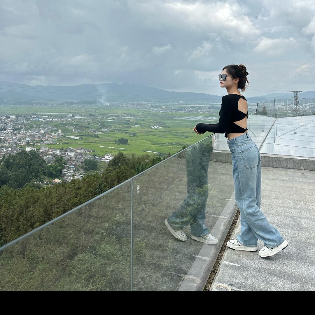 এ᭄" 黄𝓗𝓾𝓪𝓷𝓰 ᥫᩣ