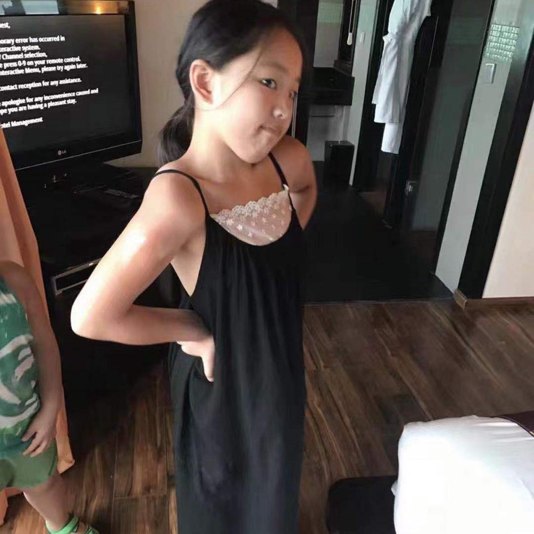 小瑜.