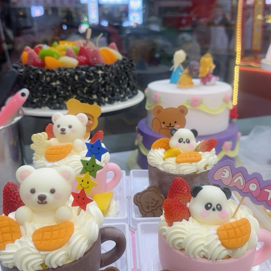 莫奈时光蛋糕店（朱行恒顺路49号店）