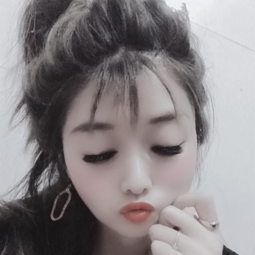 王霞