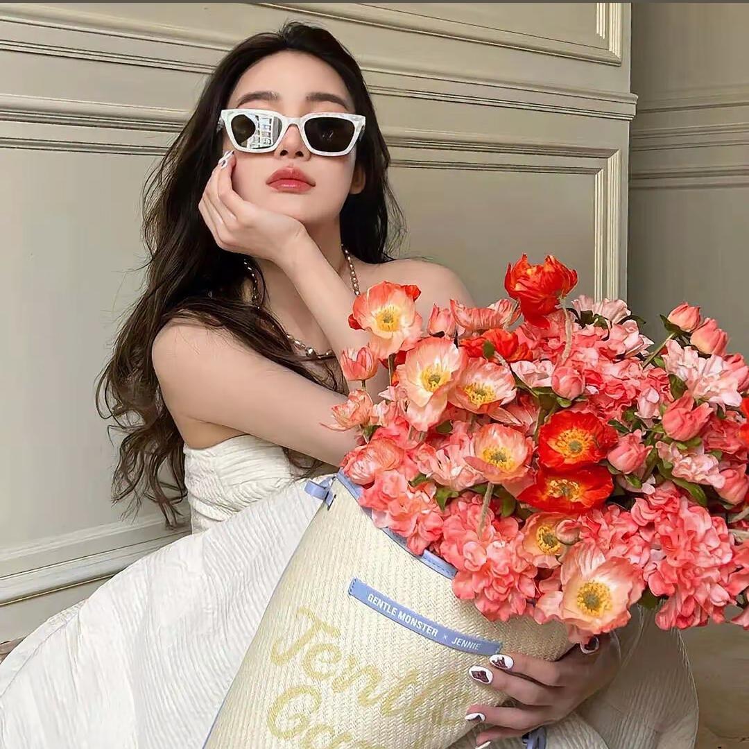 一口一个小汉堡