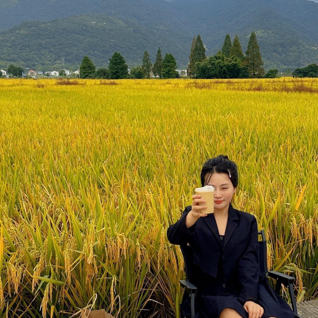 在文成做脸的双双