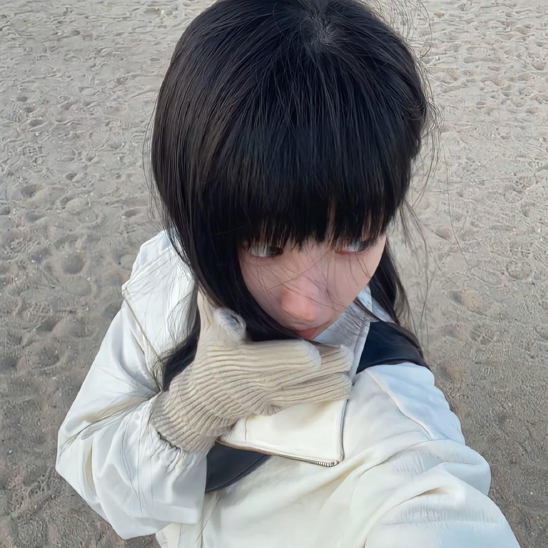 椰椰.