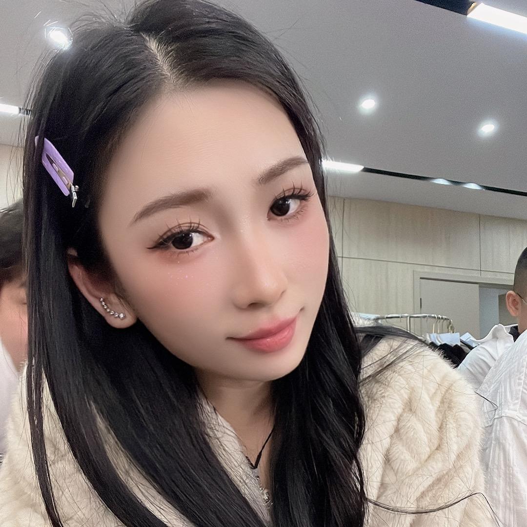 小玲儿（徒步拜师傅农村幺哥922）2