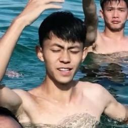 炸  破  肚  子