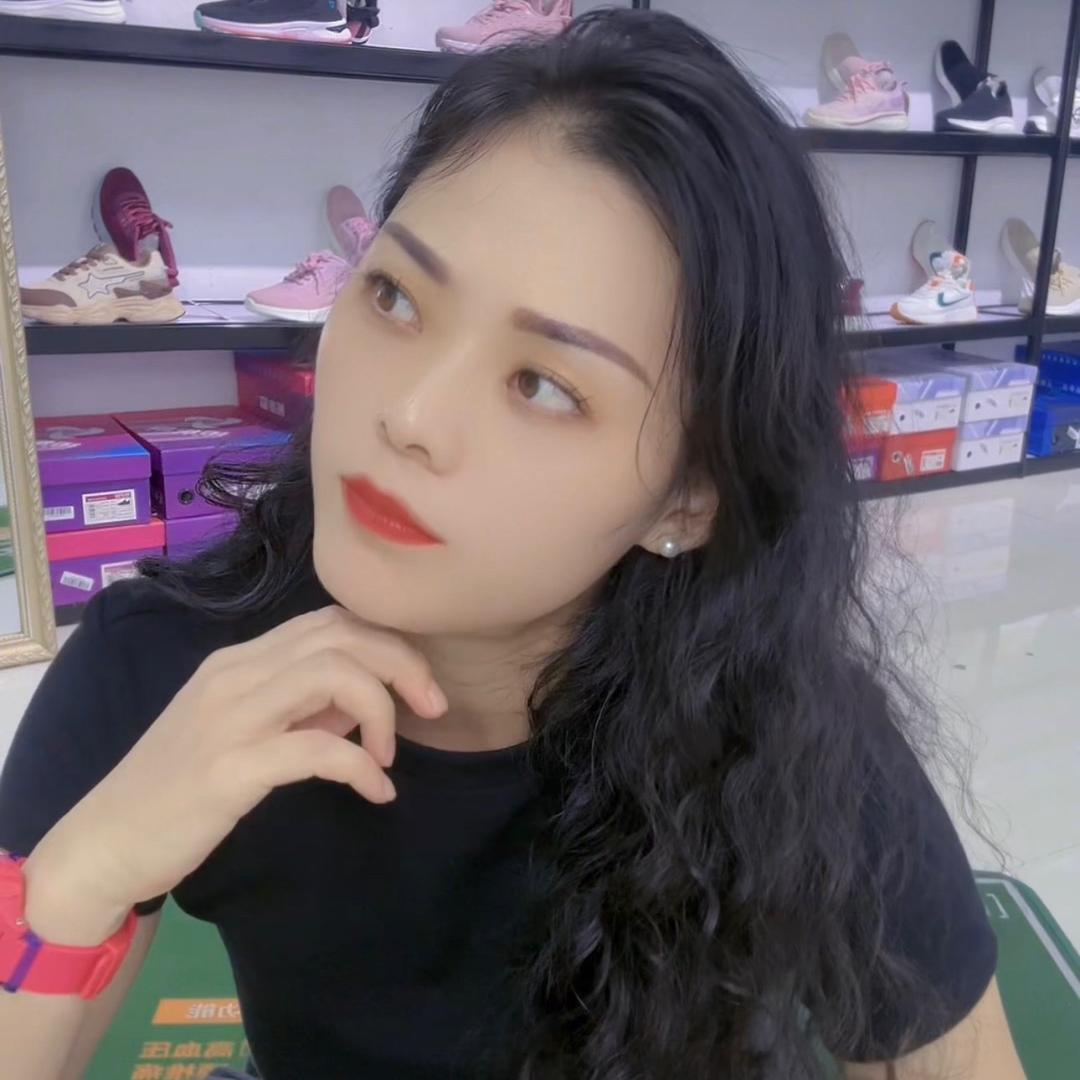 宋三碗的拓步森鞋店