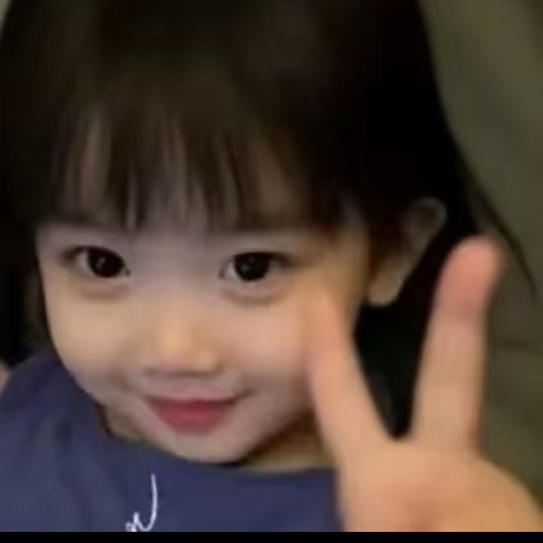 卑微小翘.