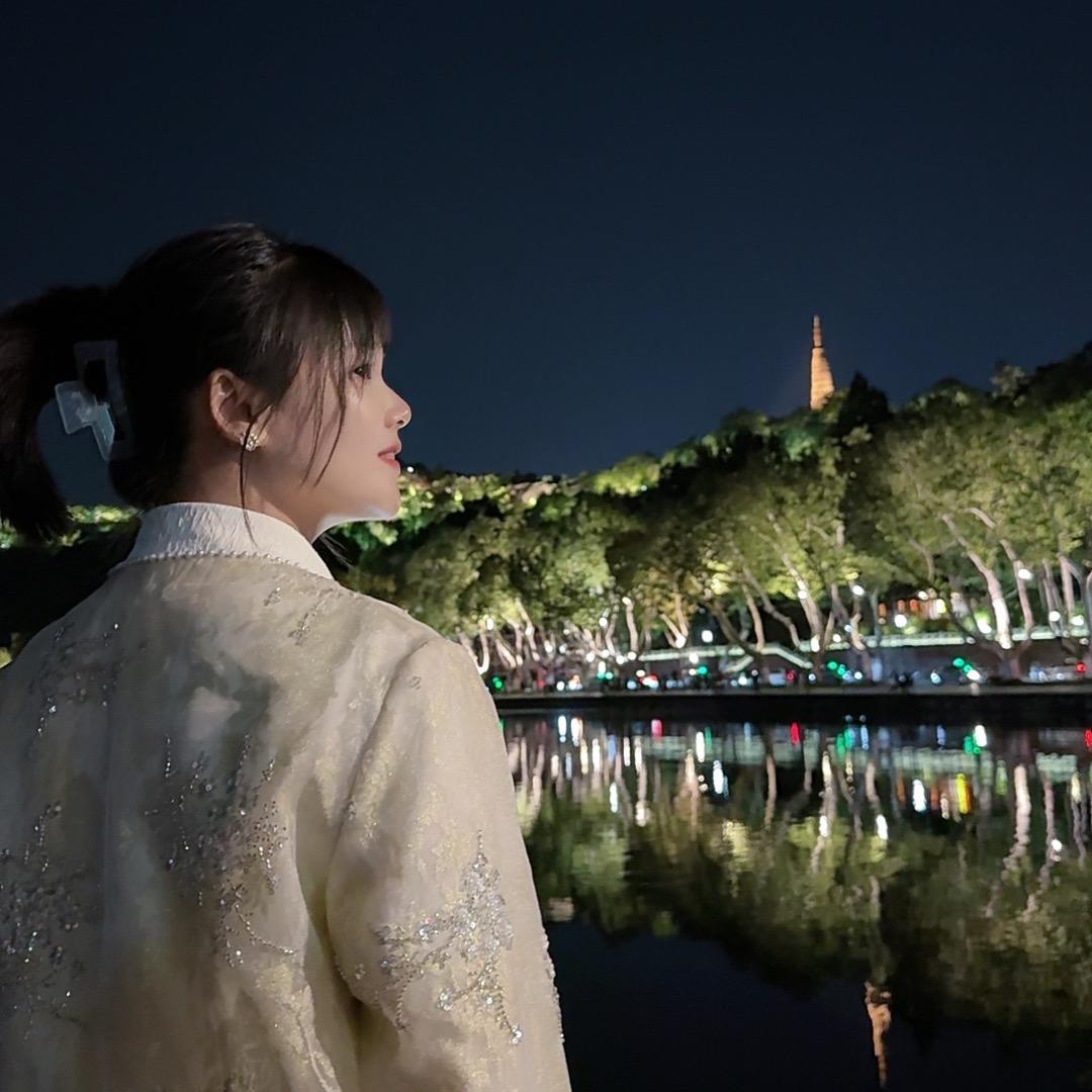 小龙女爱表演