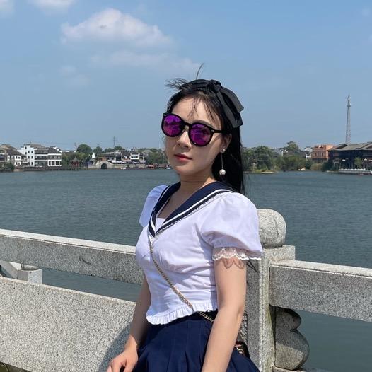 一只美少女