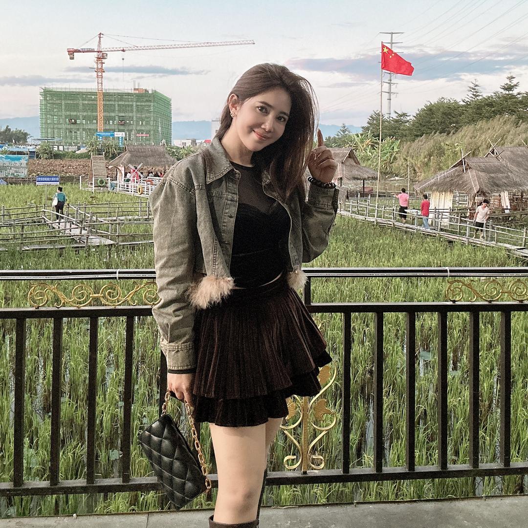 边境老板娘1相伦