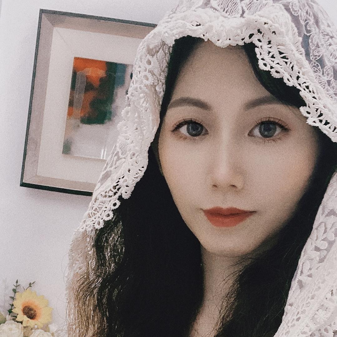 伊yi女装